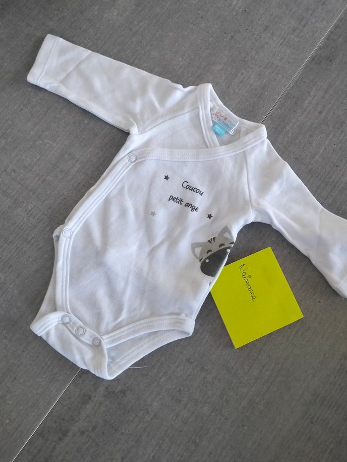 Vêtements garçon naissance + gigoteuse