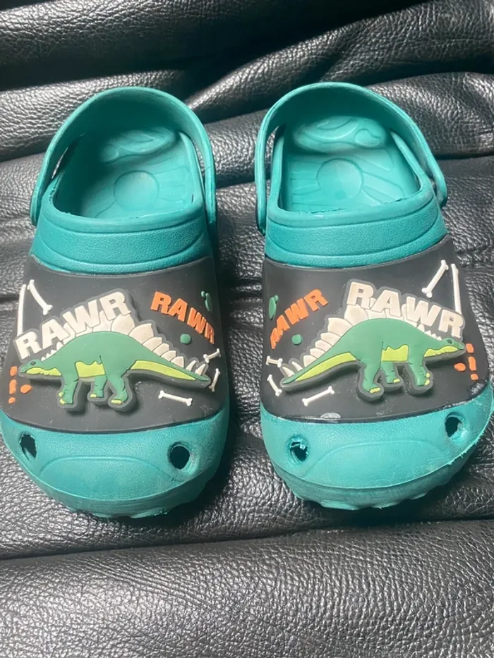 Crocs sabots motifs dinosaures - photo numéro 5