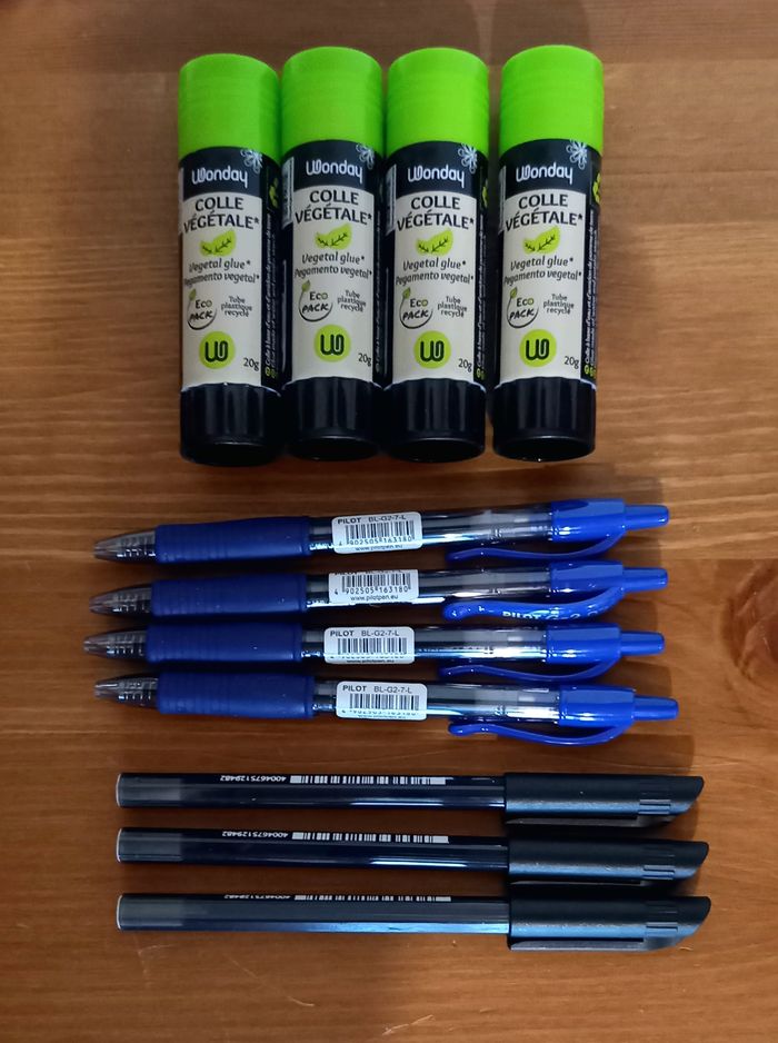 Lot fournitures scolaires
