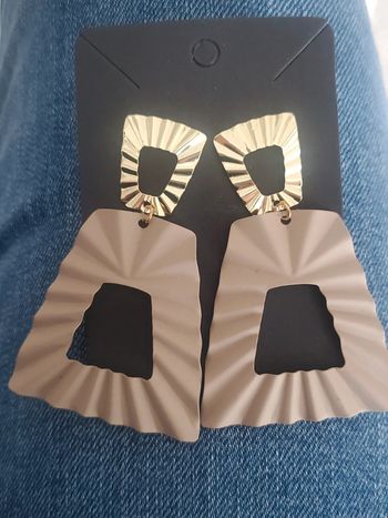 Boucles d'oreilles tendance fashion carre rectangulaire beige doré