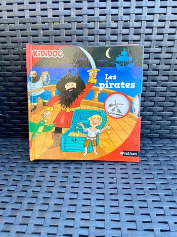 Livre Kididoc « Les pirates »