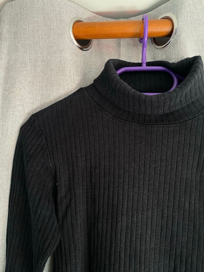 col roulé noir - photo numéro 4