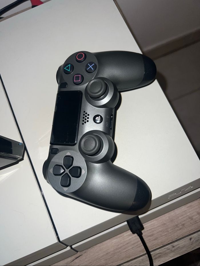 Ps4 slim - photo numéro 3