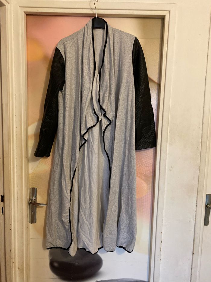 Gilet asymétrique manches similicuir 48/50 maxi
