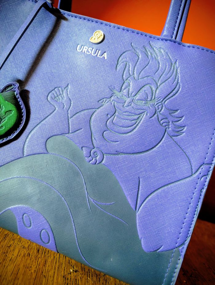 Sac loungefly Ursula debossed - photo numéro 2