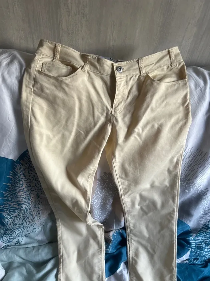 Pantalon jaune clair