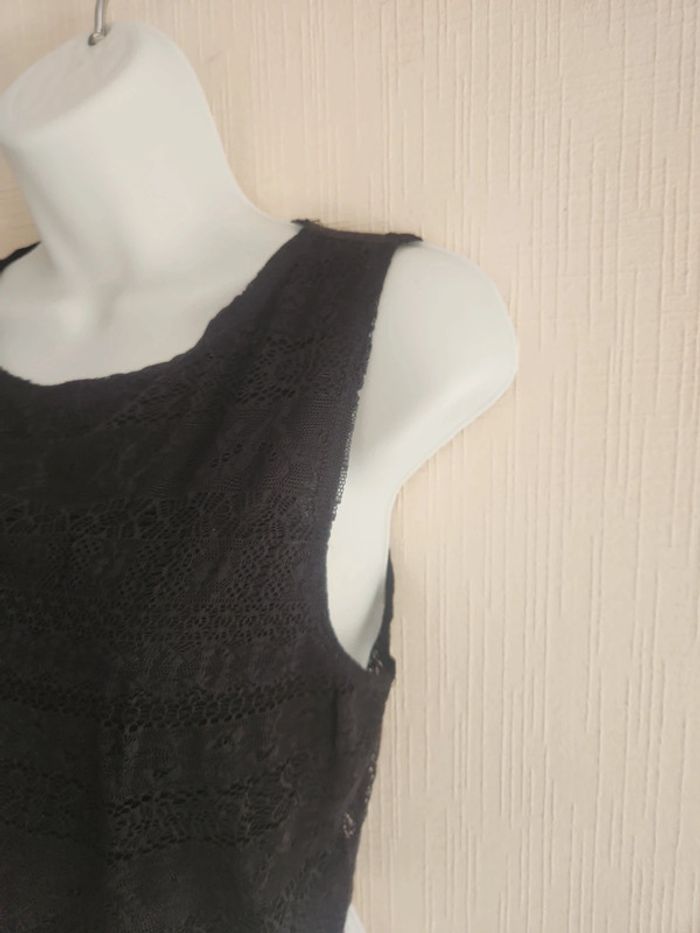 Crop top / t-shirt court noir avec dentelle XS / S - photo numéro 5