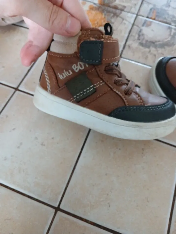 Chaussures montante 21 - photo numéro 4