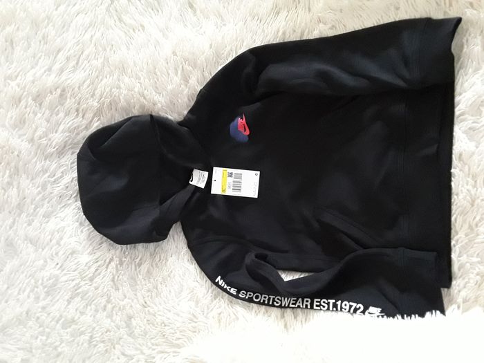 SWEAT À CAPUCHE NIKE NEUF TAILLE 8-10 ANS