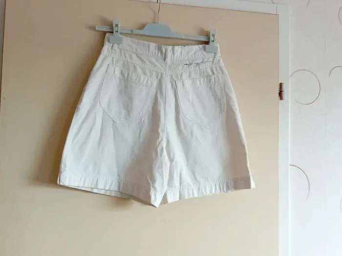 Short blanc Taifun Taille haute T38 - photo numéro 2