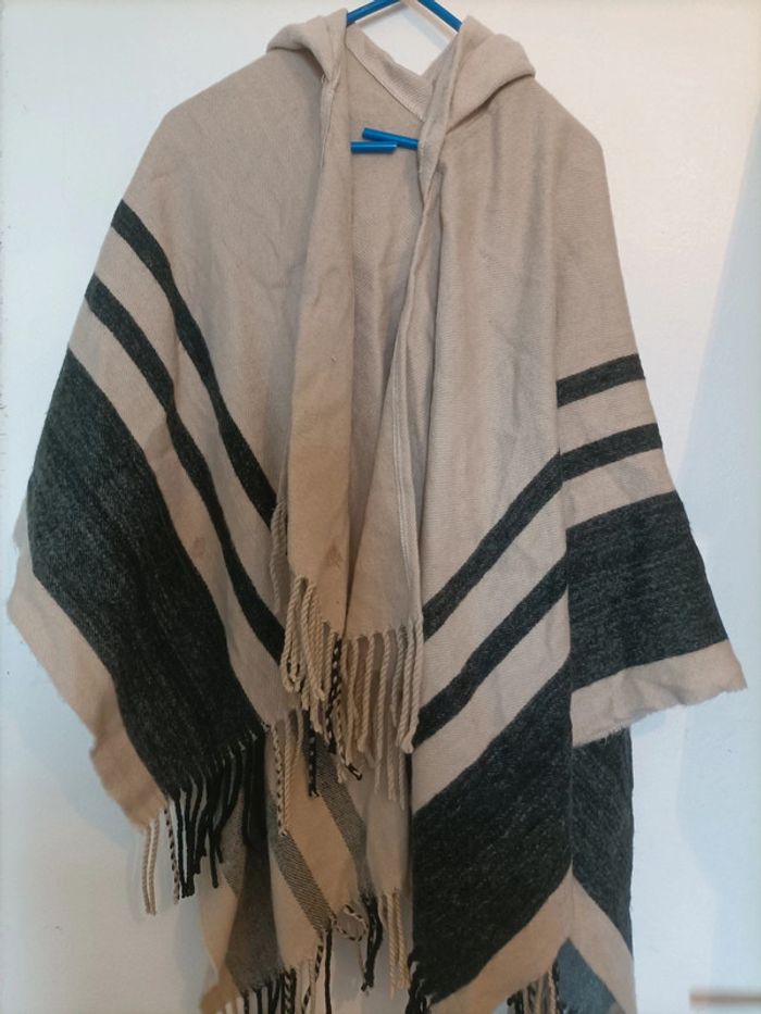 Poncho chaud camel et noir –