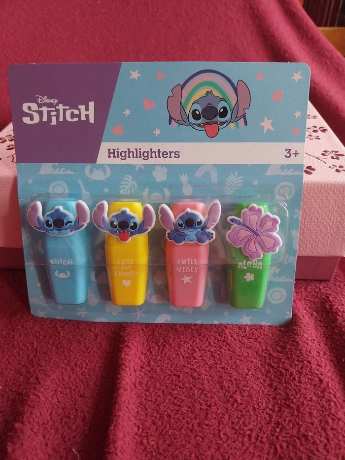 Lot de 4 surligneurs stitch