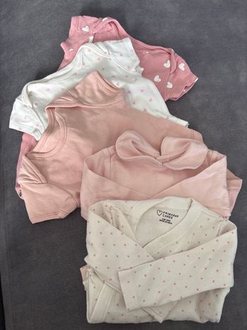 Lot de quatre body Primark, zéro à trois mois