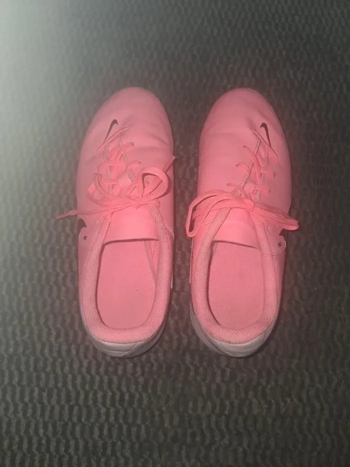 Crampons Nike 38.5 - photo numéro 5