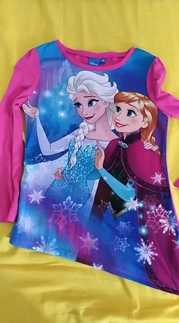 Tee shirt Disney taille 8 ans