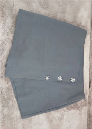 Jupe short avec fermeture sur le côté