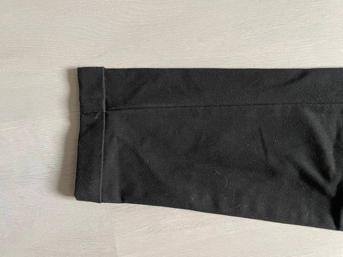 Pantalon noir avec bandes rouges et blanches - photo numéro 4