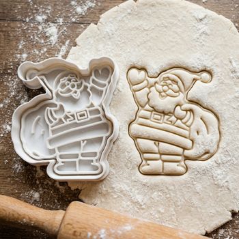 Emporte-pièce Père Noël avec sa Hotte - Découpoir Biscuit Sablé Pâte à Sucre Noël