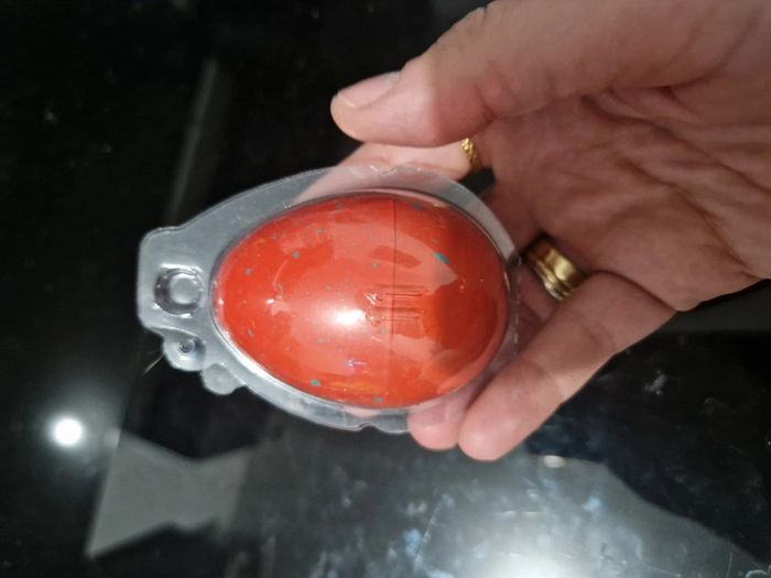 Oeuf surprise rouge - photo numéro 2