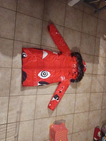 Manteau rouge