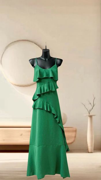 Robe verte pour l’été avec fente