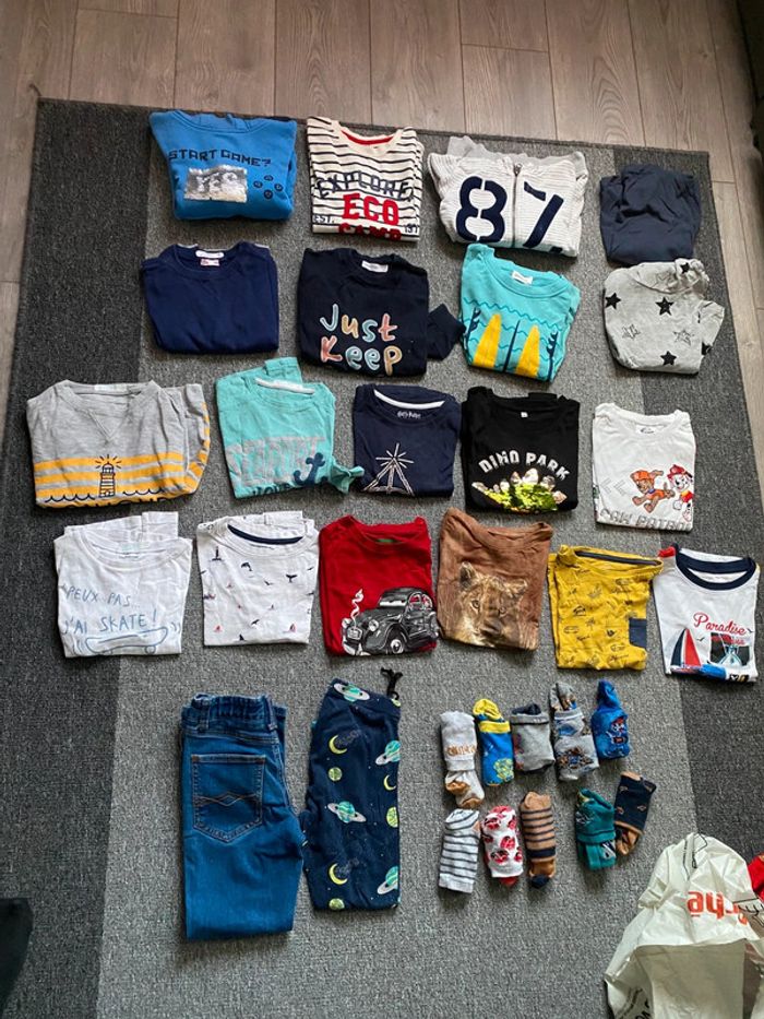 Lot vêtements 6 ans - photo numéro 2