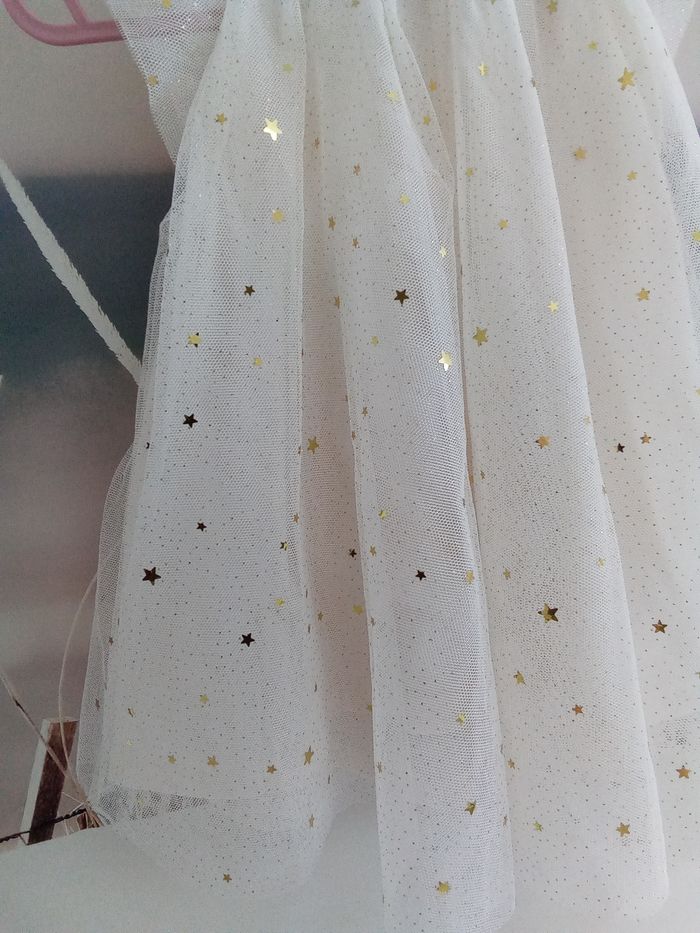 Jolie robe en tulle avec sequins étoiles TAO taille 12 mois - photo numéro 4