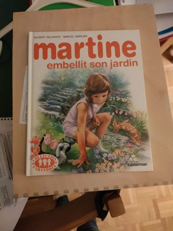 Livre Martine embellit son jardin