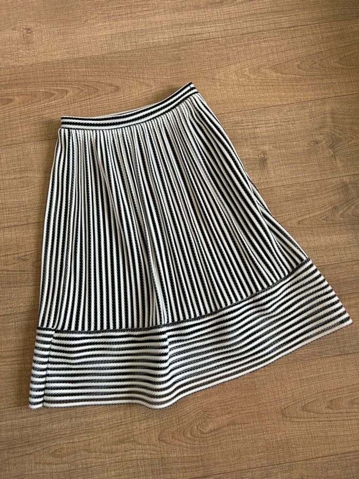 Jupe mi longue patineuse blanche et noire WE taille S TBE - photo numéro 11