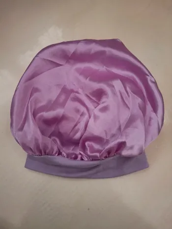 Bonnet cheveux en satin violet