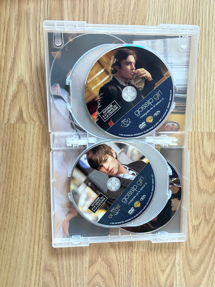 DVD coffret Gossip Girl - photo numéro 9