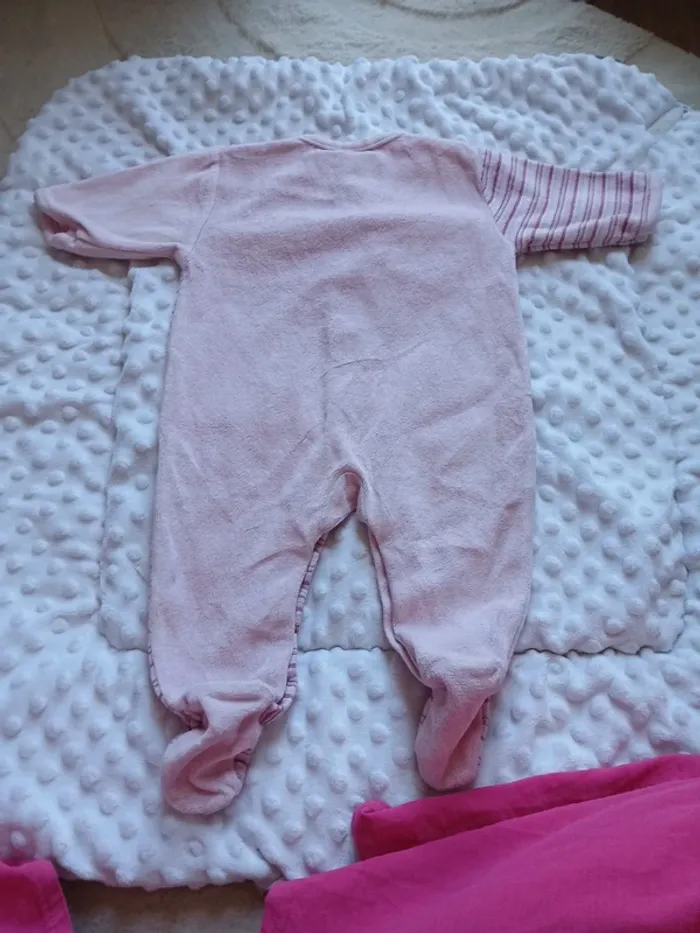 Pyjama 3 mois - photo numéro 3