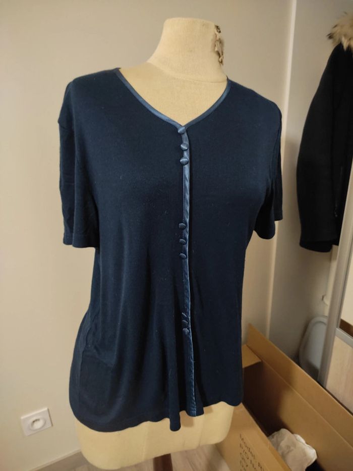 Blouse bleue avec boutons - photo numéro 3