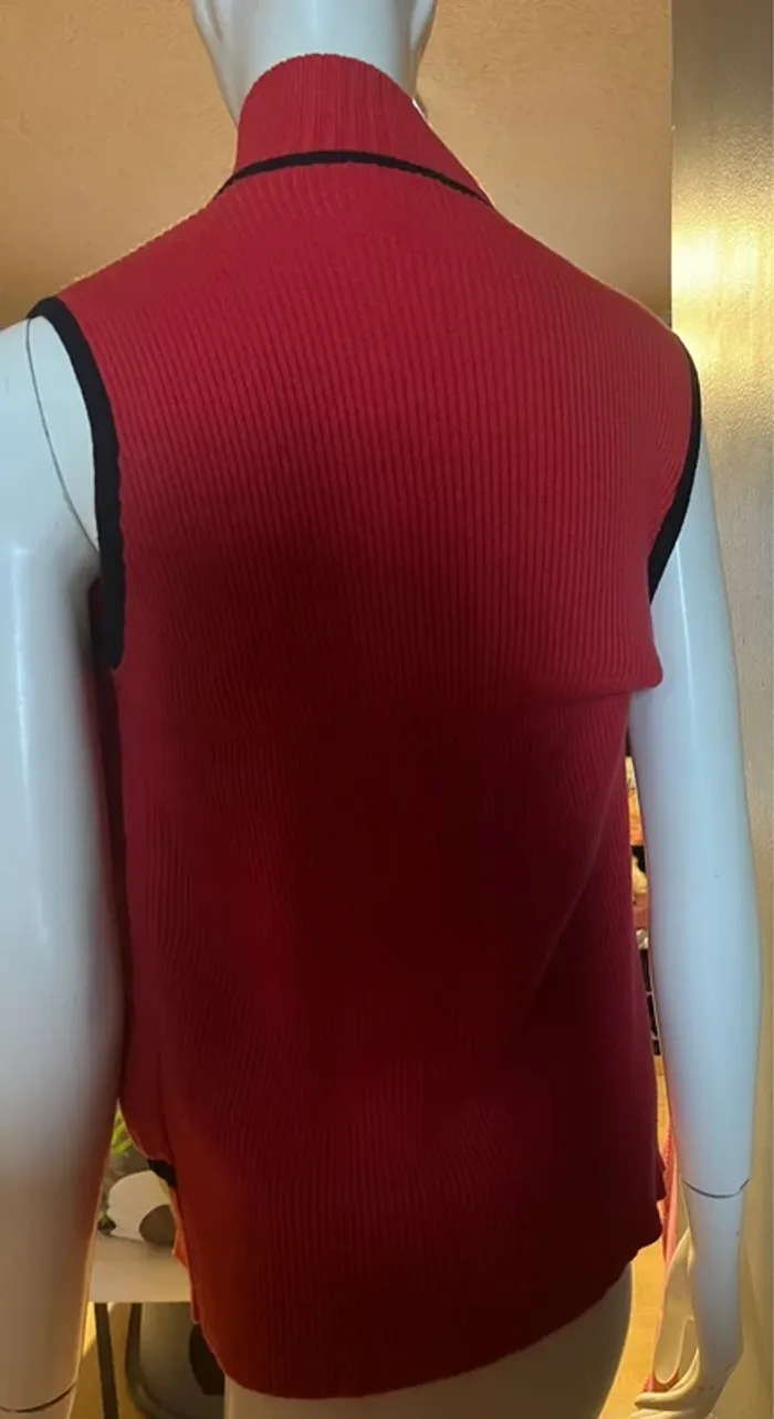 Gilet sans manche en S - photo numéro 4