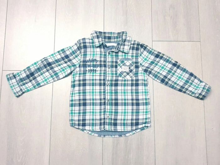 Chemise blanc+ verte + bleu. Garçon 3 ans. Marque Gémo