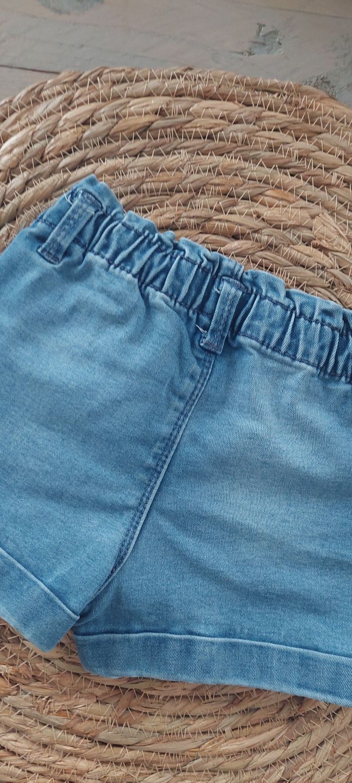 Short en jean GEMO 18 mois tbe - photo numéro 2