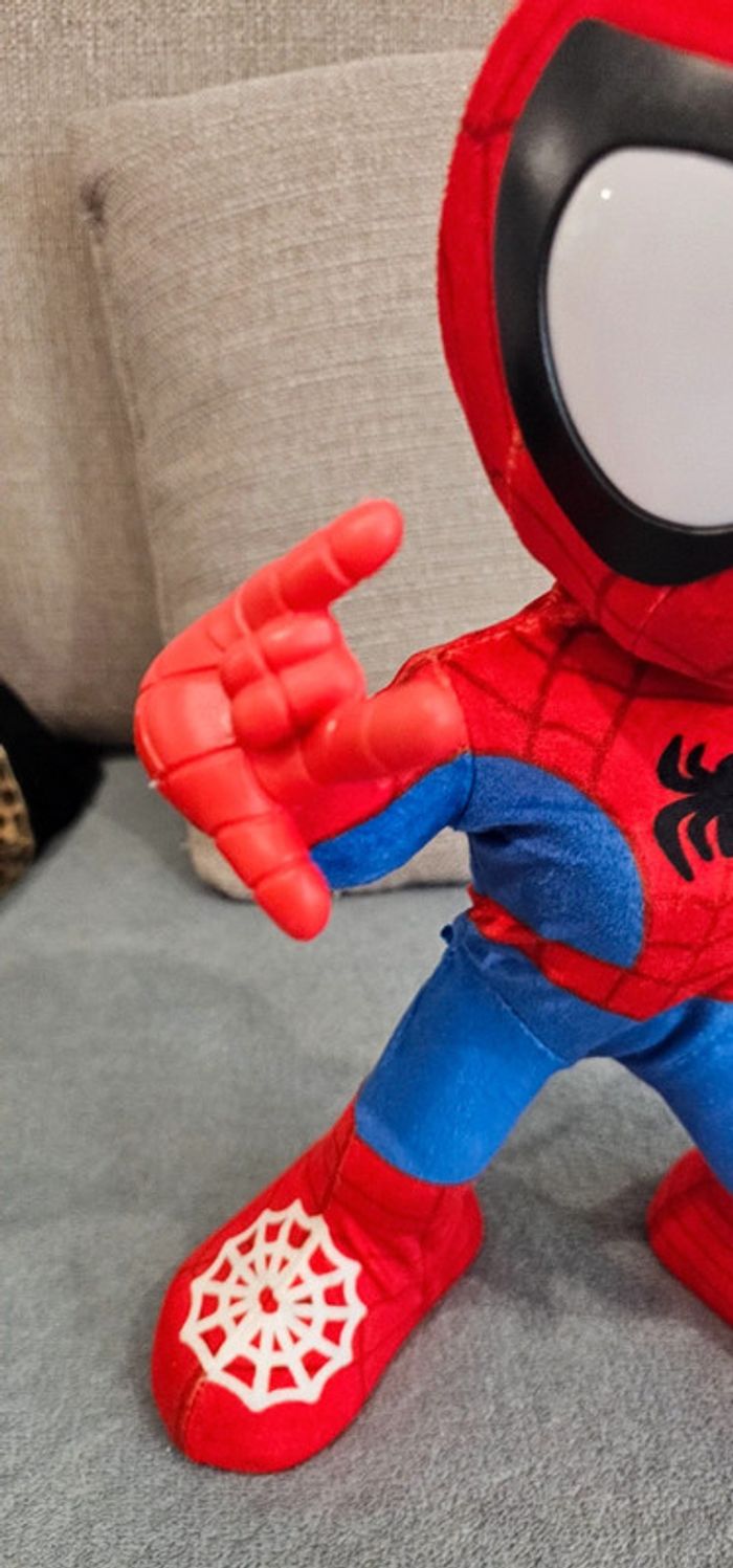 Spidey et ses amis neuf - photo numéro 4