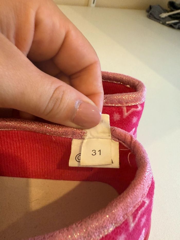 Chaussons taille 31 LOL - photo numéro 3