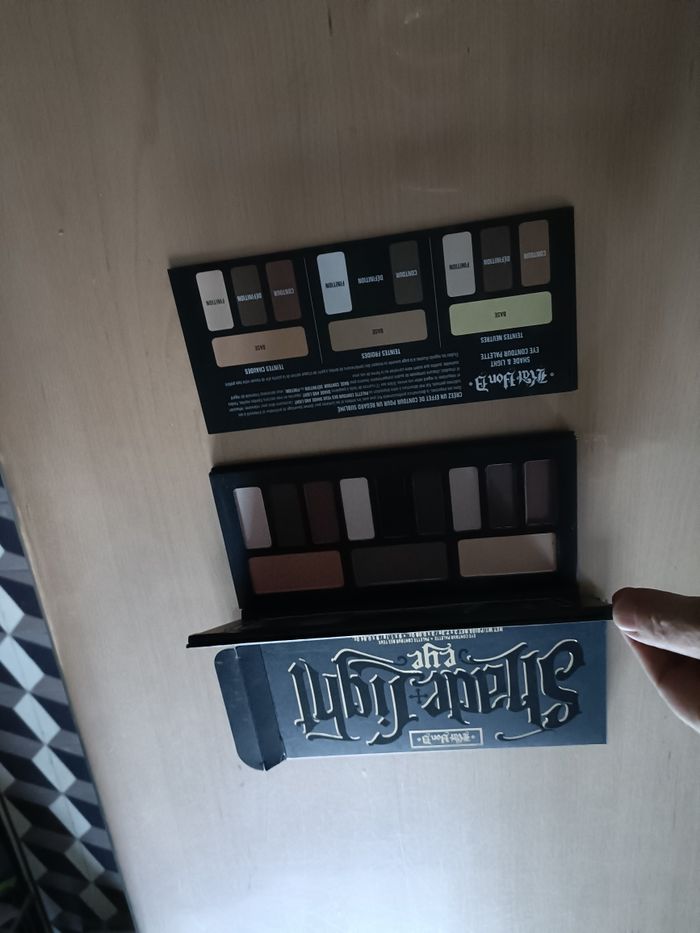 TROIS PALETTES KAT VON D NEUVES - photo numéro 4