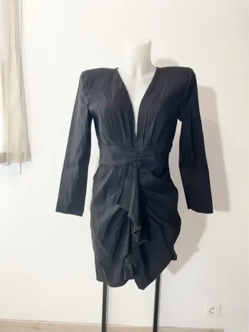 Robe noire Zara