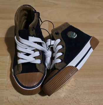 (Neuves non portées)🏷🥰💙 baskets velours pointure 27 garçon 🥰💙