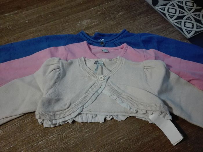 Lot 3 gilets boléros bébé fille 6 mois rose beige paillette bleu électrique