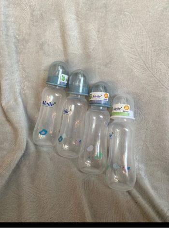 4 biberons 250ML