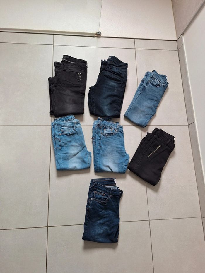 Lot 7 jeans t34 femme bleus et noirs