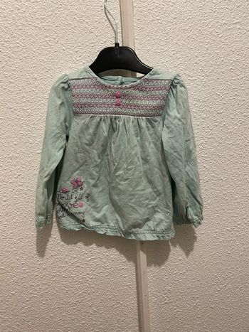 Joli haut tape a l’œil 23 mois