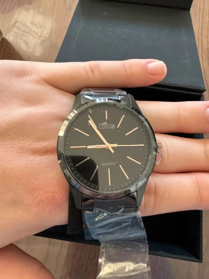 Montre Lotus
