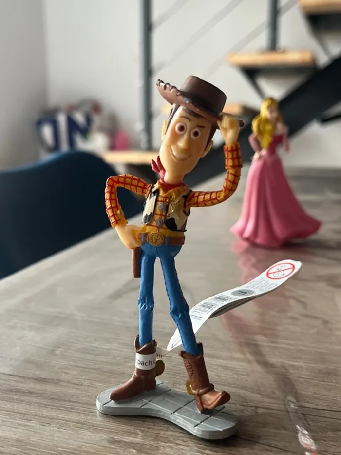 Figurine Woody Toy Story - photo numéro 2
