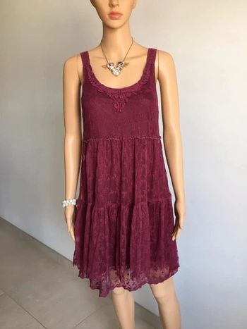 Robe bordeaux neuve en dentelle sans manches Molly Bracken taille unique