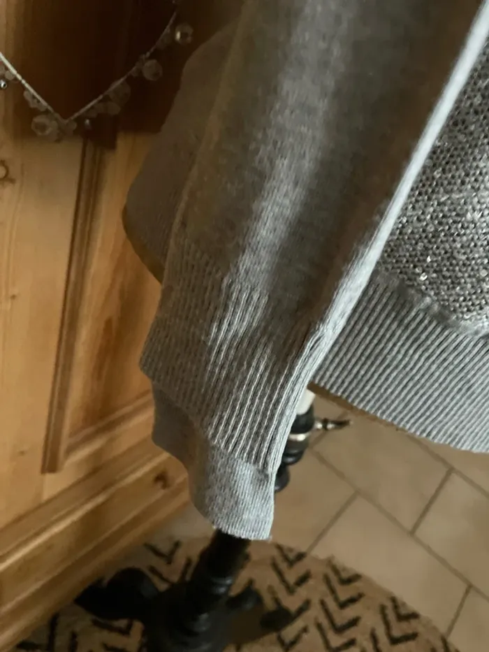 Gilet gris avec paillettes - photo numéro 4