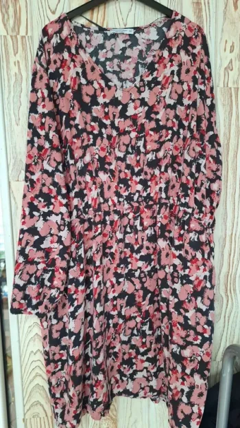 Longue tunique ou robe arrivant au genou en très bon état taille 54 "fpc"